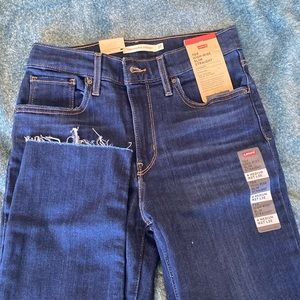 Levi NWT high-rise slim straight jeans